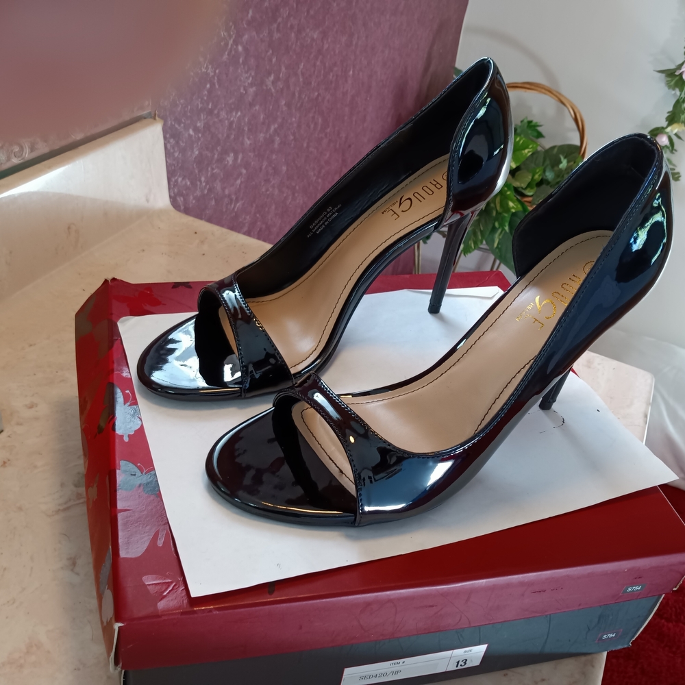 Rouge Glossy Black Open-Toe Heels